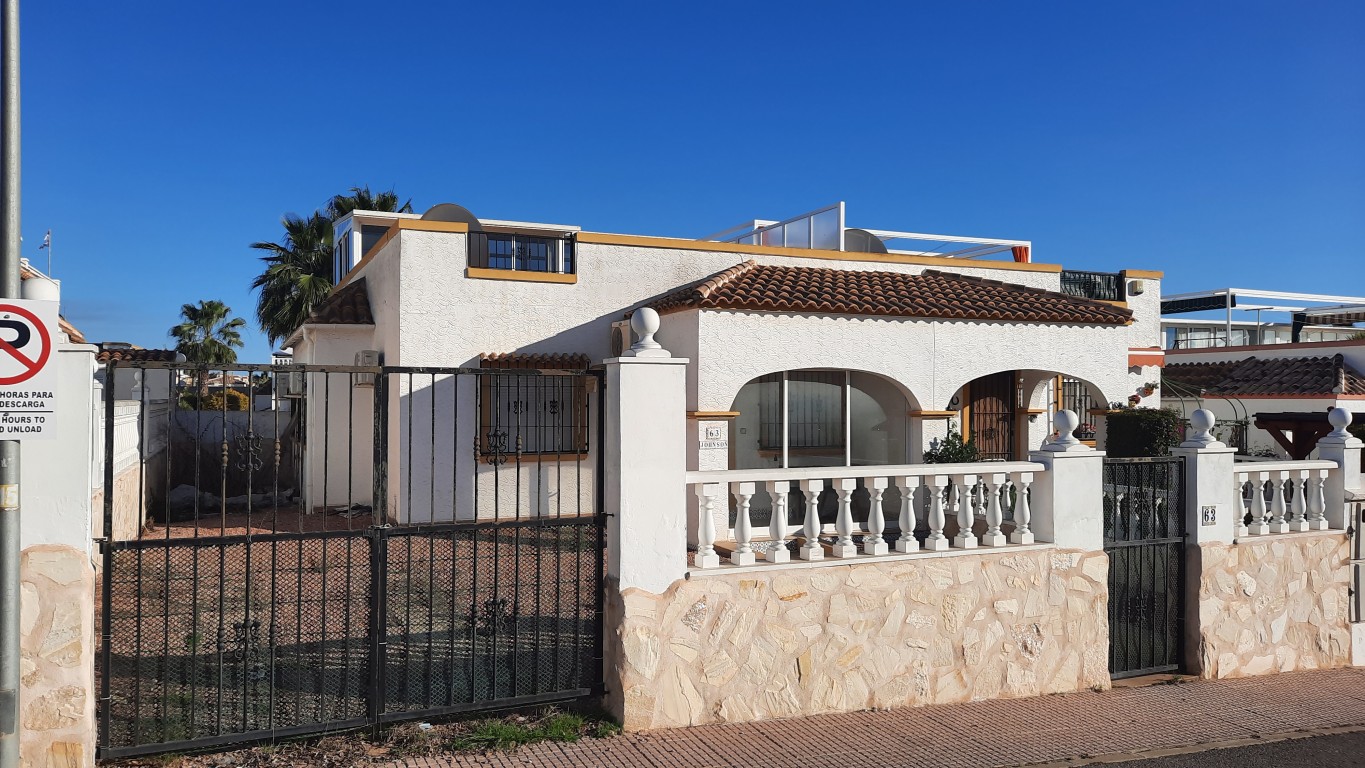 3 bedroom house / villa for sale in La Marina, Costa Blanca