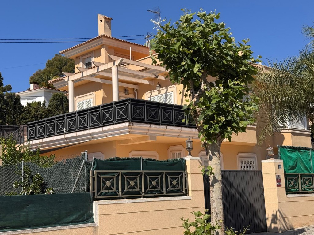 Detached Villa in Barranco Hondo Resale Costa Blanca South