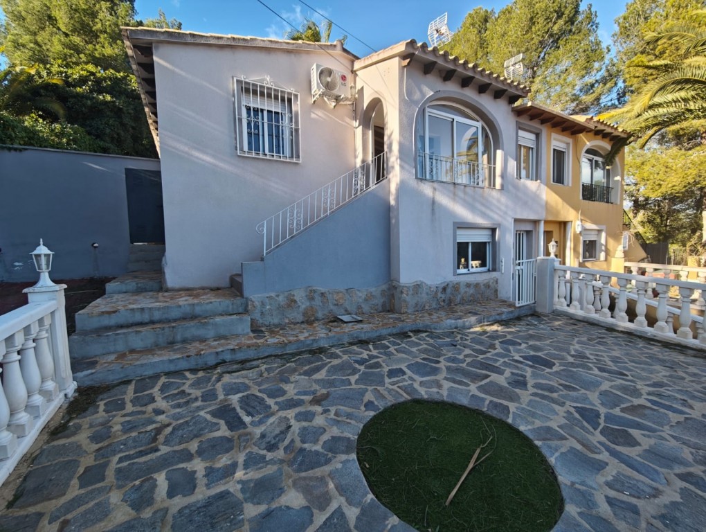 House in La Nucia - Image 3