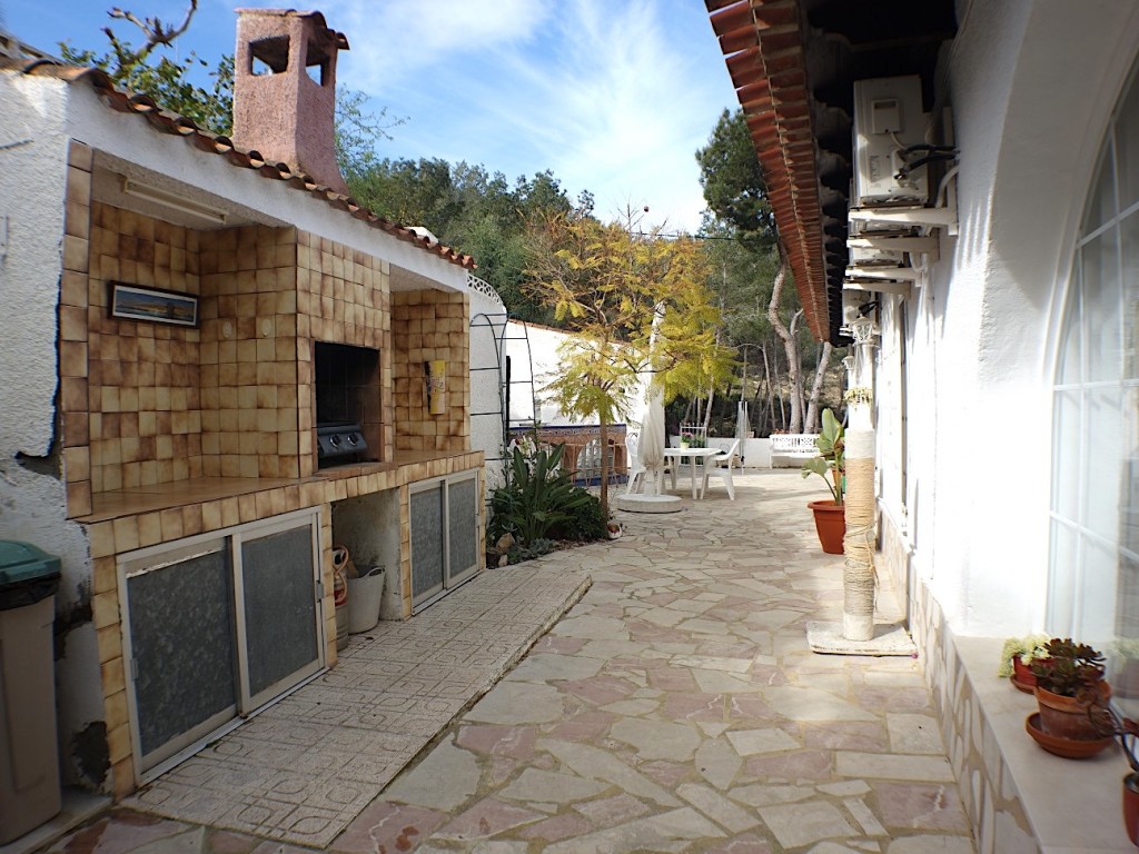 Verkoop. Villa in Albir
