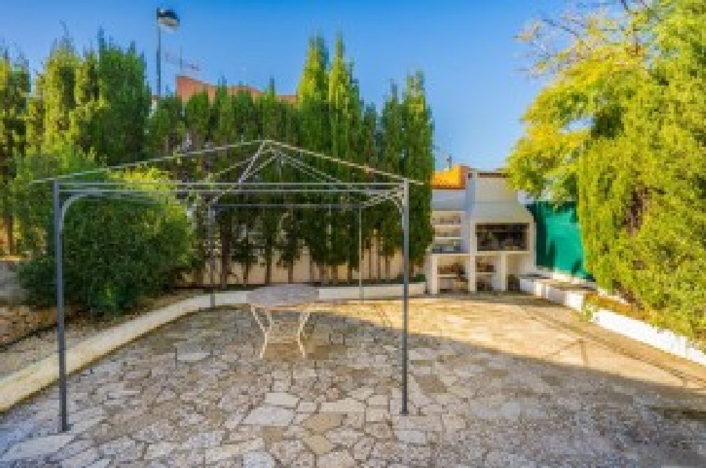 For Sale. Villa in Albir