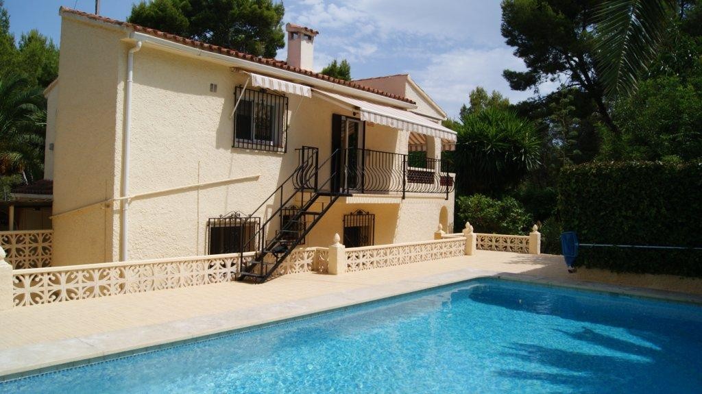 Verkoop. Villa in Albir